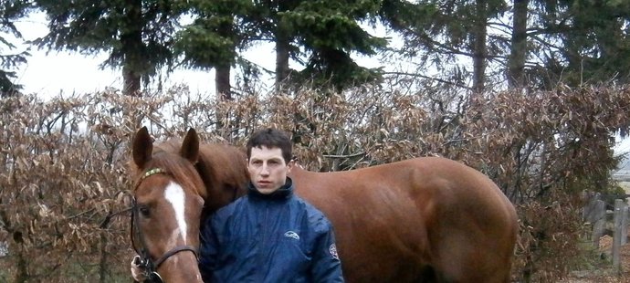 Jezdec Petr Tůma a kůň Nevan, se kterým měl dostihy ve Švýcarsku na ledu běhat