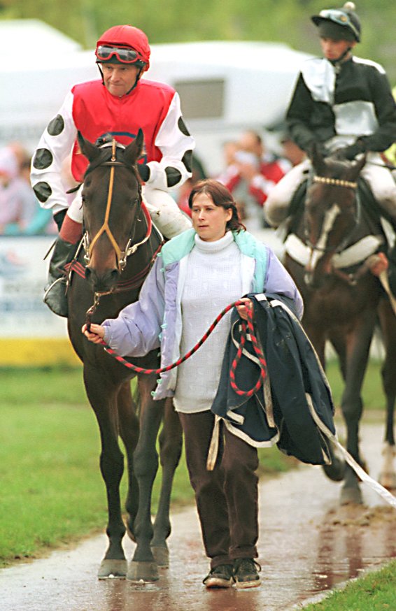 Na startu Velké pardubické v roce 1999 samozřejmě nechyběl ani Josef Váňa