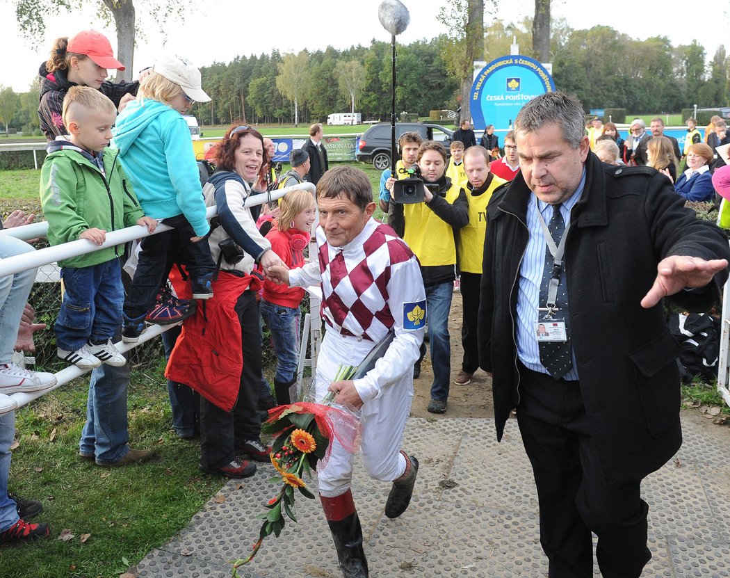 Třetího Josefa Váňu nadšeně zdraví diváci