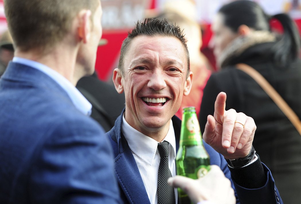 Na Velkou pardubickou se přijel podívat jeden z nejslavnějších žokejů současnosti Frankie Dettori