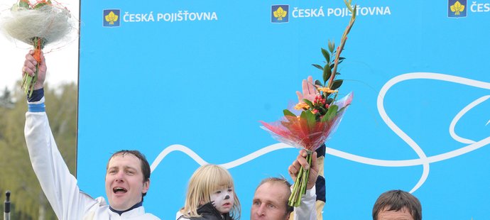 Vyhlášení vítězů - zleva vítěz Jan Faltejsek, druhý Jiří Kousek a třetí Josef Váňa