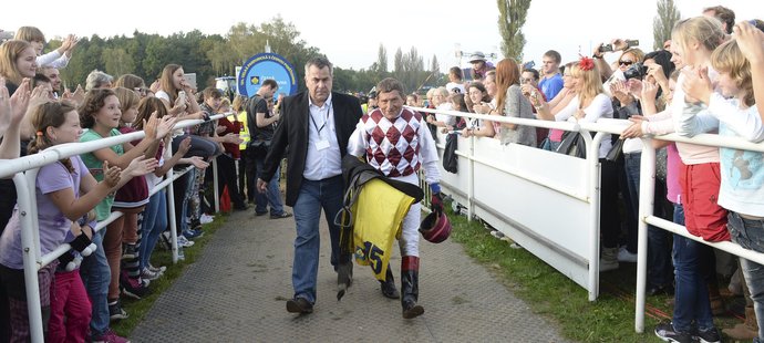 Legenda naposledy? Josef Váňa opouští závodiště po Velké pardubické, ve které dojel šestnáctý