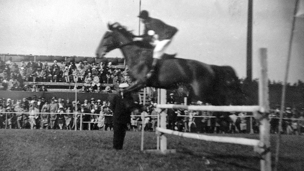 Velká pardubická vždy přitahovala velkou pozornost