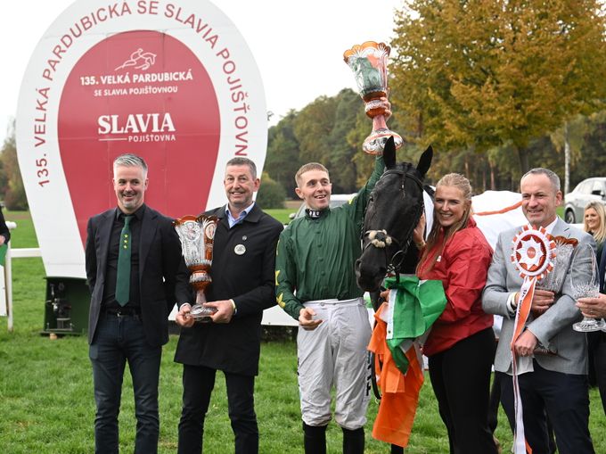 Ohlasy z Ostrovů: Slavný triumf pro pýchu Irska. Otevírají se dveře zahraničním koním? Ohlasy z Ostrovů: Slavný triumf pro pýchu Irska. Otevírají se dveře zahraničním koním?
