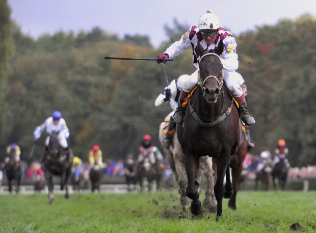 Tiumen v sedle s Josefem Váňou finišuje ve Velké pardubické Tiumen v sedle s Josefem Váňou finišuje ve Velké pardubické