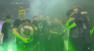 Největší turnaj v počítačové hře Dota 2 ovládli OG. Vyhráli čtvrt miliardy