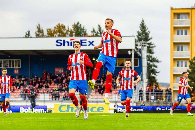 ONLINE: Zbrojovka drtí Kroměříž, rychle dala tři góly! Táborsko remizovalo v Opavě ONLINE: Zbrojovka drtí Kroměříž, rychle dala tři góly! Táborsko remizovalo v Opavě