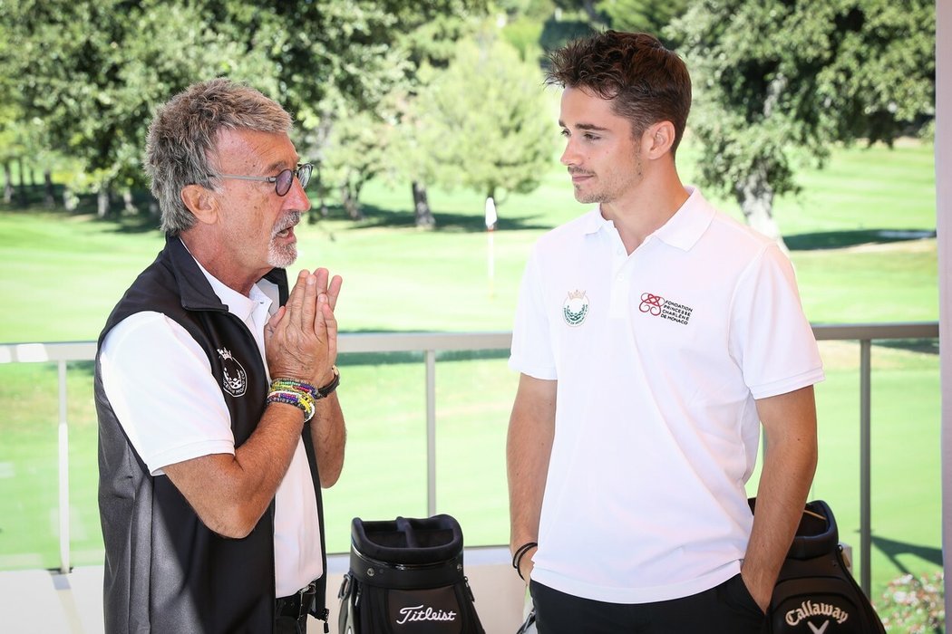 Bývalý šéf stáje F1 Eddie Jordan promluvil o zdravotním stavu legendárního Michaela Schumachera. Na fotce s Charlesem Leclercem