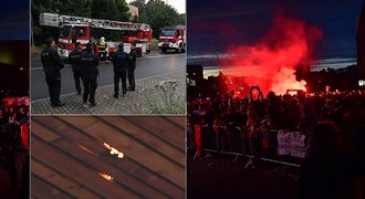 Hasiči v akci: Při oslavách obhajoby titulu Slavie hořel stadion!
