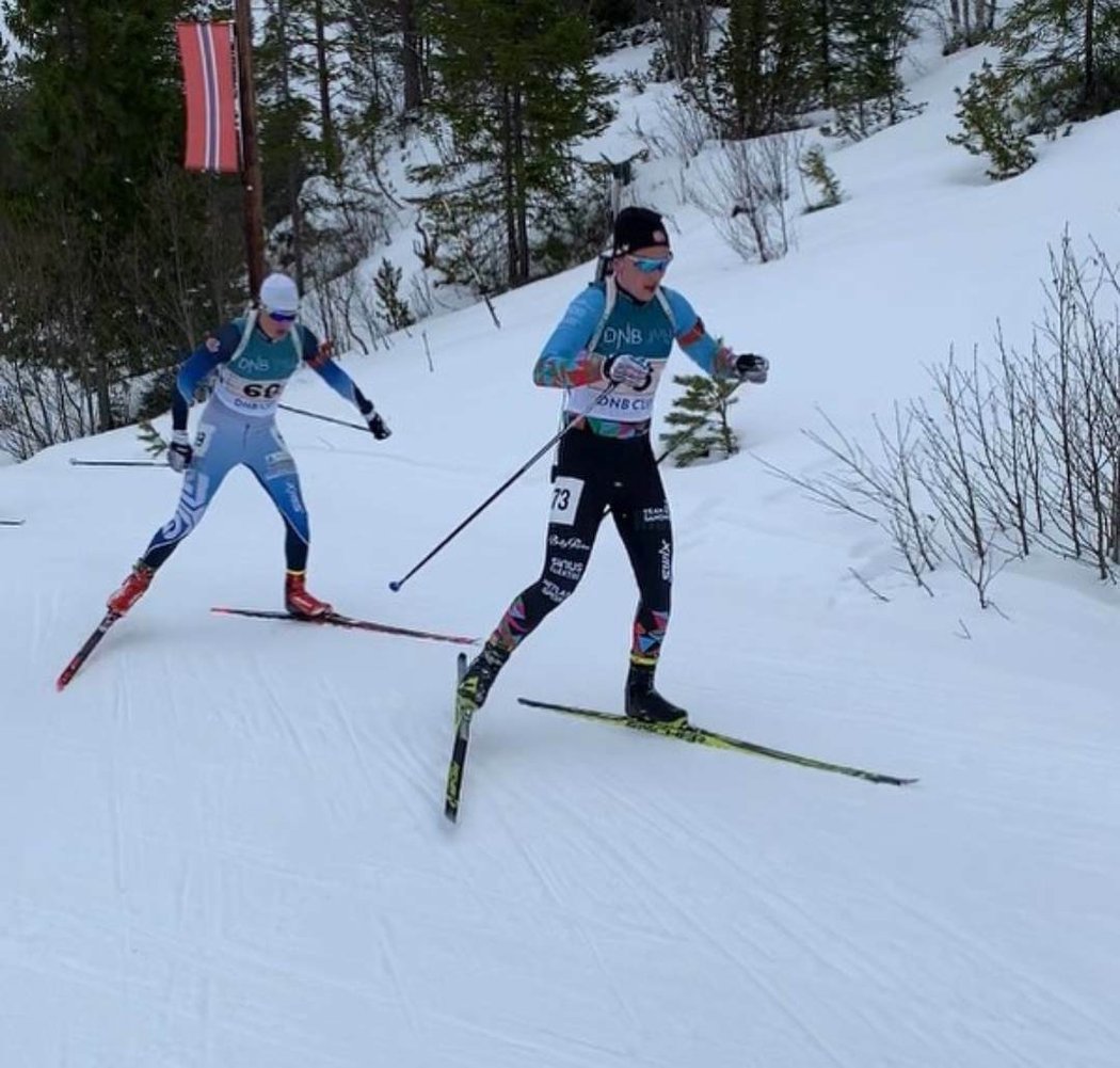 Talentovaný biatlonista Eivind Sporaland (vpravo) je víc jak týden nezvěstný