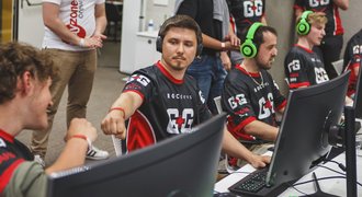 Hraním pro dobrou věc. Český esport turnaj daruje výdělky dětské nemocnici