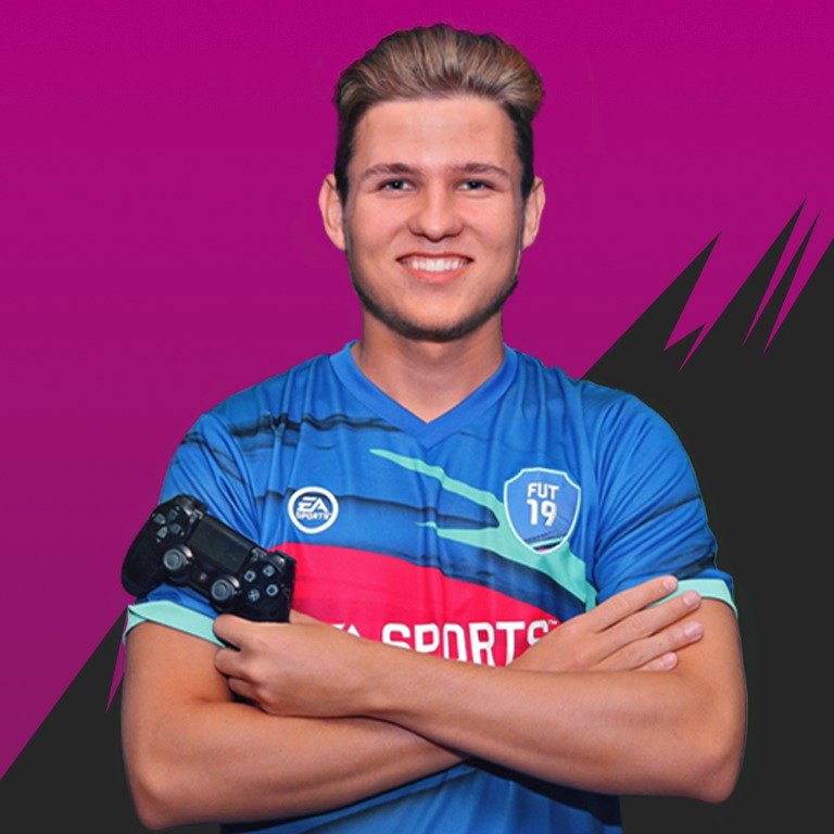 Lukáš Pour, alias T9Laky, je jedním z osmi finalistů CZC.CZ iSportCupu v hraní FIFA 19