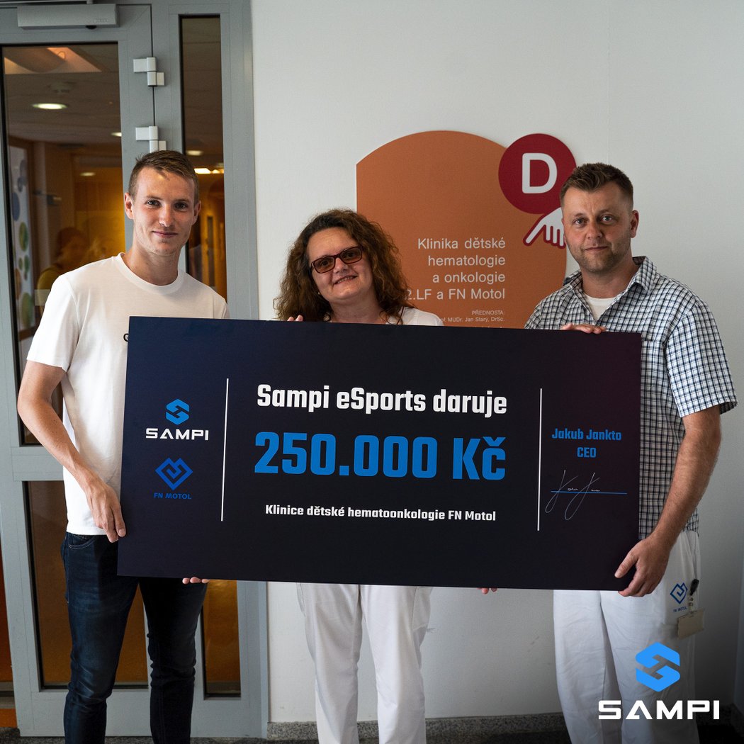 Team Sampi,, který vlastní Jakub Jankto, daroval motolské nemocnici 250 tisíc korun