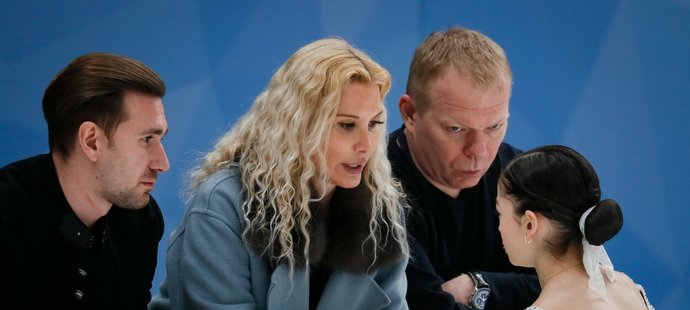 Za své trénování krasobruslařek na ZOH 2022 získala Tutberidzeová ocenění od diktátora Putina