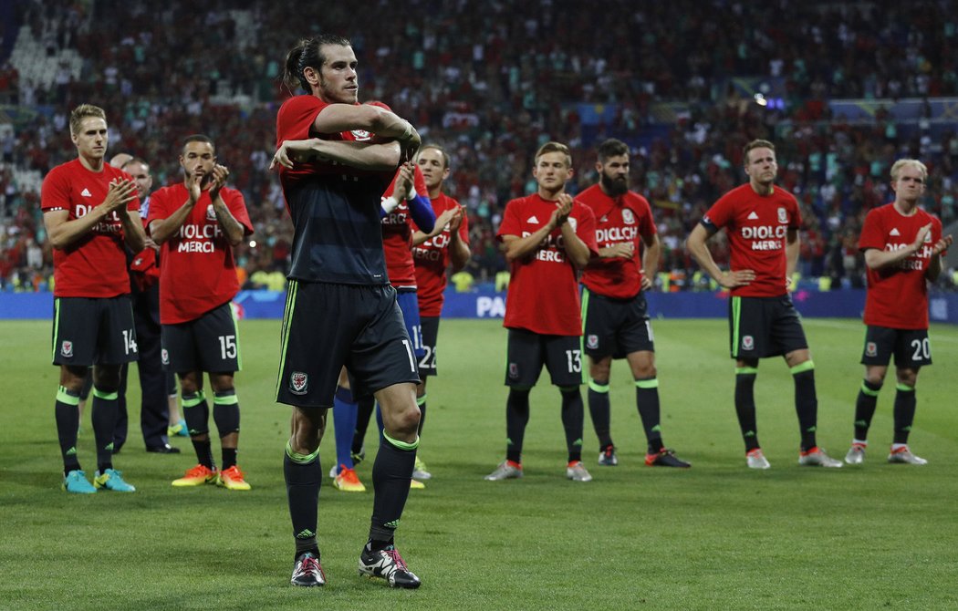 Fotbalisté Walesu se loučí se svými fanoušky