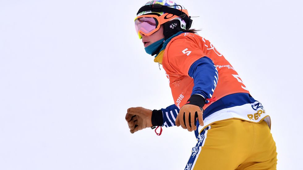 Hvězdná snowboardcrossařka Eva Adamczyková je sportu věrná i v těhotenství.