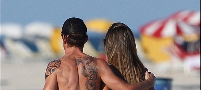 Pilot F1 Jenson Button a jeho přítelkyně Brittny Wardová na dovolené na plážích v Miami.