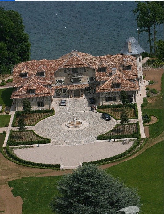 Dům Michaela Schumachera ve švýcarském Glandu. Od září 2014 ho neopustil.