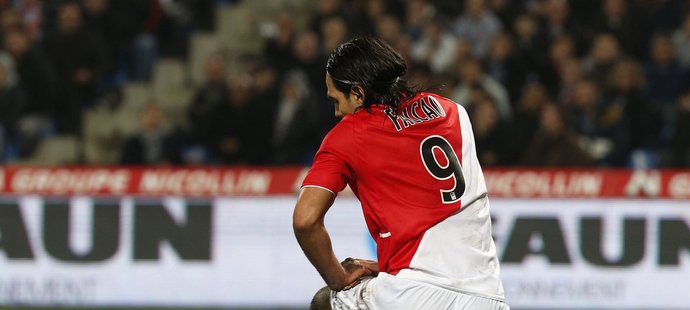 Radamel Falcao si v dnešním utkání Francouzského poháru vážně poranil levé koleno (foto archiv)