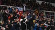 Čeští fanoušci zářili nejen během zápasu české reprezentace proti Moldavsku, ale také při závěrečné děkovačce