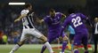 Karim Benzem se snaží probít k brance Juventusu