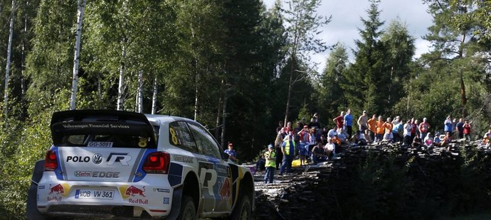 Sébastien Ogier s Volkswagenem na trati Finské rallye