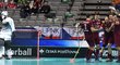 Florbalisté Lotyšska se radují po třetím gólu do české sítě