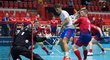Čeští florbalisté během utkání na MS ve Finsku proti Norsku