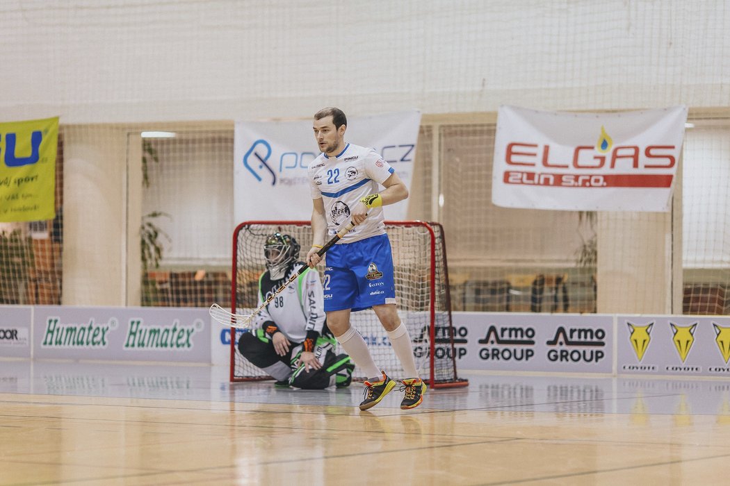 Marek Zapletal hraje florbalovou Superligu za Panthers Otrokovice. Letos spolu s týmem postoupil do play off, kde vypadl ve čtvrtfinále s Chodovem 0:4 na zápasy.