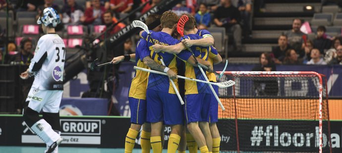 Švédové slaví výhru nad rivaly z Finska