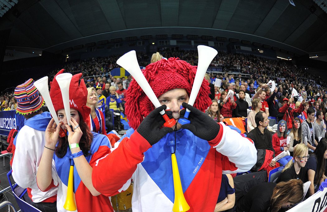 České florbalistky prohrály v semifinále se Švédském 2:9. Podpořit je přišla rekordní návštěva.