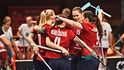 České florbalistky se radují z gólu na MS v utkání proti Dánsku