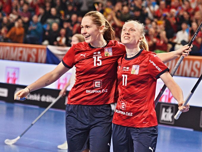 ONLINE: Česko - Lotyšsko. Florbalistky po kanonádě hrají o druhou výhru na domácím MS ONLINE: Česko - Lotyšsko. Florbalistky po kanonádě hrají o druhou výhru na domácím MS