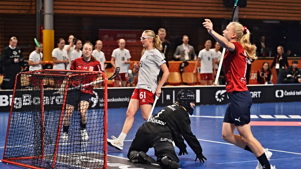 České florbalistky v utkání MS proti Dánsku