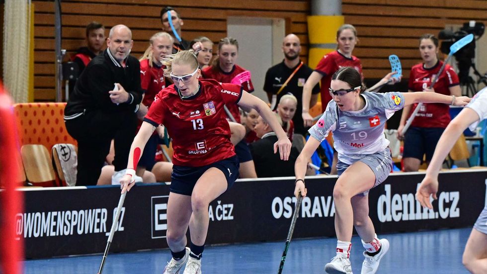České florbalistky v utkání MS proti Švýcarsku