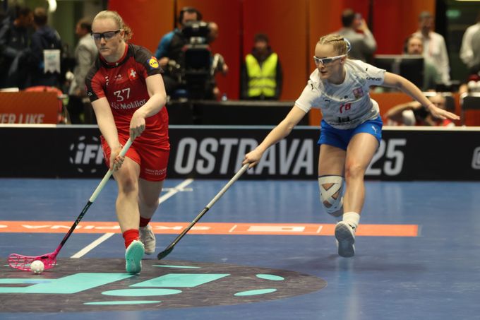 ONLINE: Švýcarsko – Česko 1:0. Boj o historické zlato, soupeřky jdou do vedení ONLINE: Švýcarsko – Česko 1:0. Boj o historické zlato, soupeřky jdou do vedení