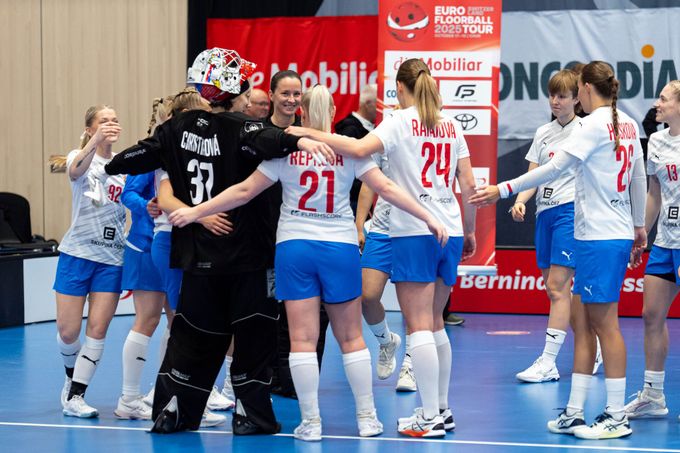 Proč sledovat MS žen: medailové sucho, nekonečná jízda i dravé mládí. Padne rekord? Proč sledovat MS žen: medailové sucho, nekonečná jízda i dravé mládí. Padne rekord?