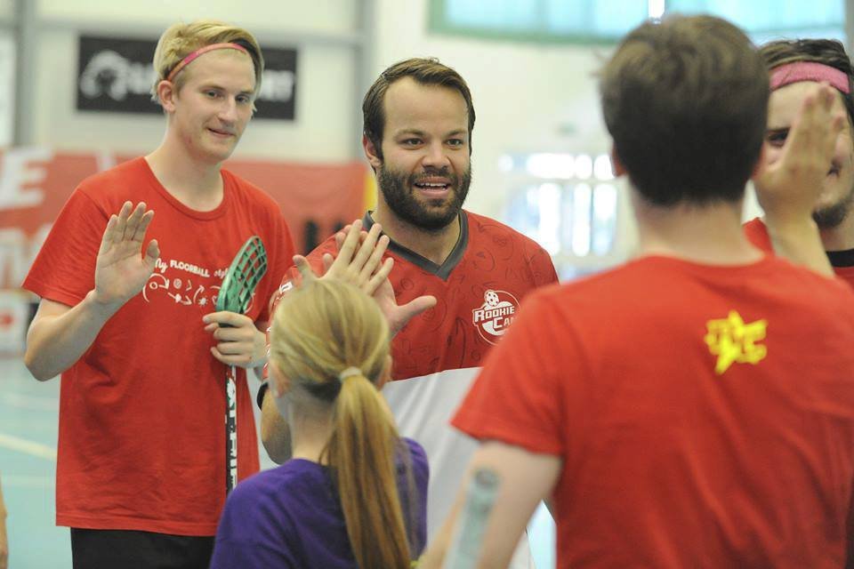 Radko Gudas pomohl týmu instruktorů Rookie Campu k výhře nad dětmi