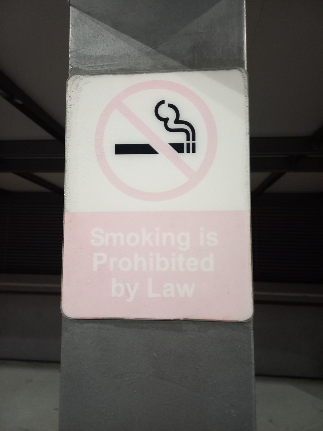 Kouření je na některých místech přísně zakázáno