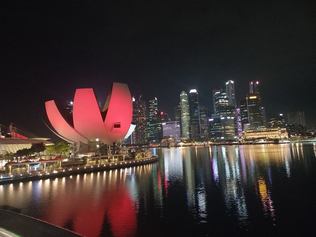 Singapur nabízí luxus i levná místa