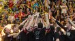 Hráči Tatranu Střešovice oslavují triumf v Superfinále s trofejí