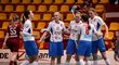 České florbalistky se radují z branky proti Lotyšsku na světovém šampionátu v Bratislavě