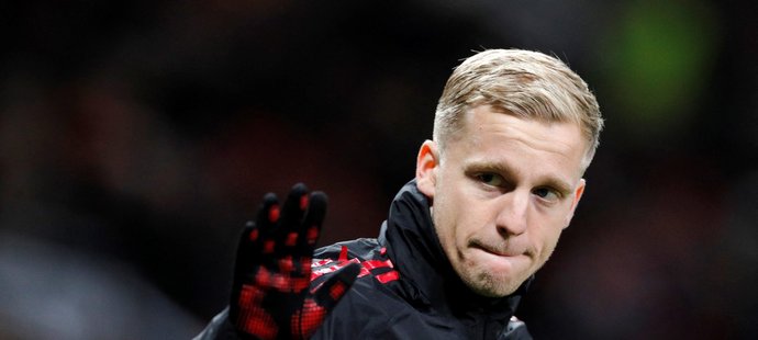 Donny van de Beek opět proseděl celé utkání jen na lavičce