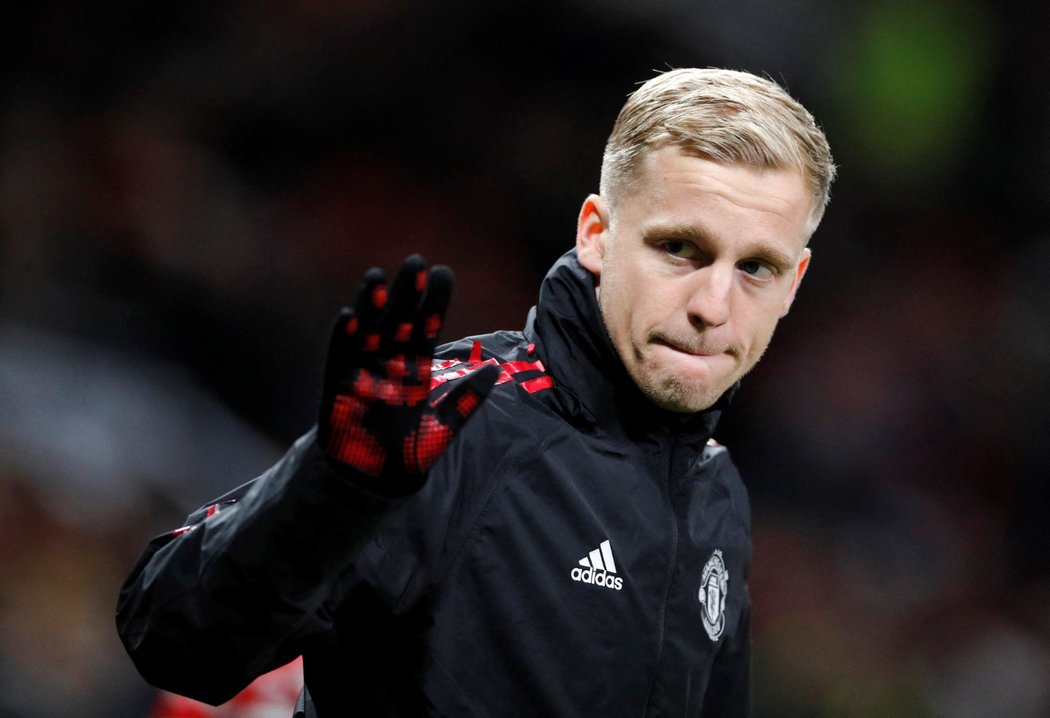 Donny van de Beek opět proseděl celé utkání jen na lavičce