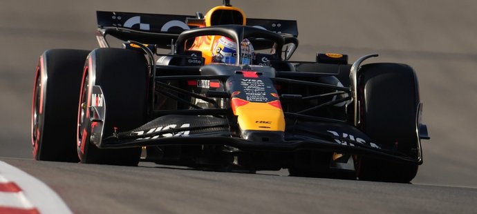 Maxe rodina na trati nebrzdí. Dotáhl se na dominující McLaren a stále může pomýšlet na titul.