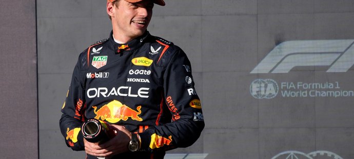 Maxe rodina na trati nebrzdí. Dotáhl se na dominující McLaren a stále může pomýšlet na titul.