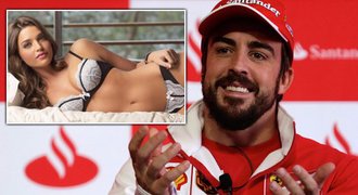 Alonso odešel od Ferrari i od milenky. Randí s kráskou po Ramosovi