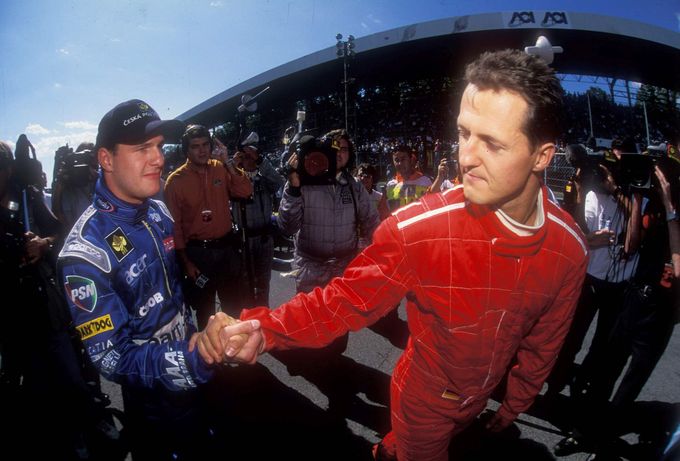 Jak Enge vnímal Schmachera a Alonsa, kterého porazil. 25 let od startu prvního Čecha v F1 Jak Enge vnímal Schmachera a Alonsa, kterého porazil. 25 let od startu prvního Čecha v F1