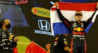 Verstappen: Hamilton se s tím smířil. Mistr F1 popsal pocity i poslední kolo