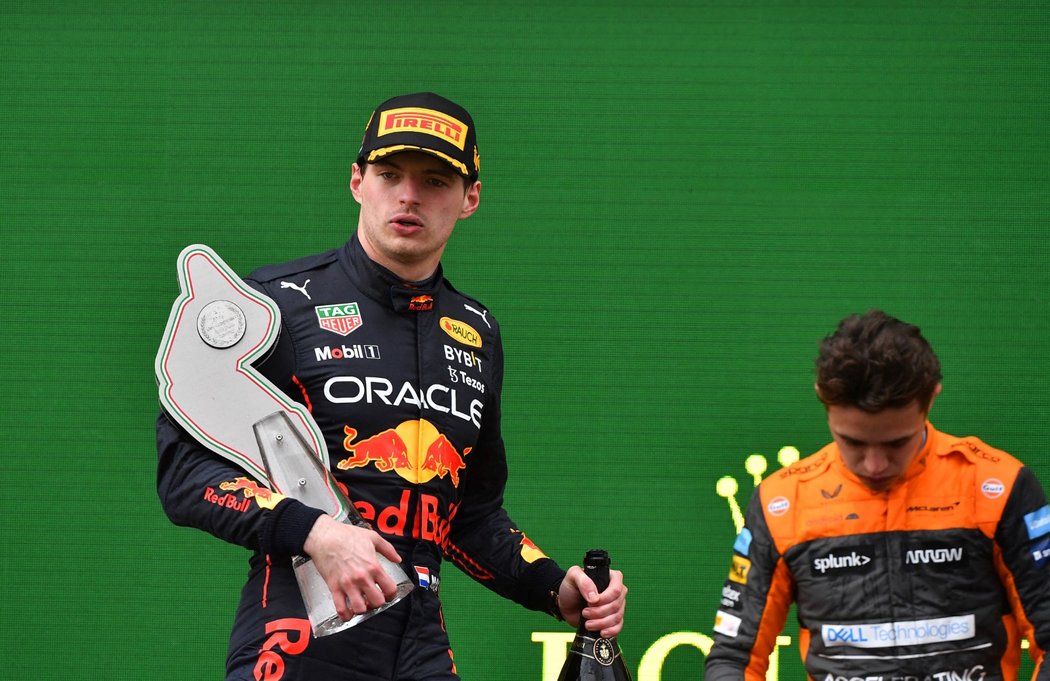 Max Verstappen v Imole vyhrál